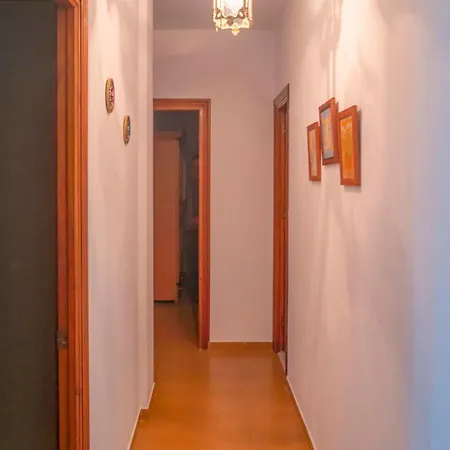 Con Balcones Y Aire Solo Familia Y Parejas