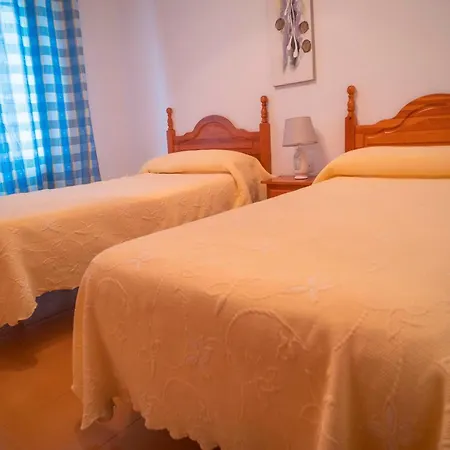 Con Balcones Y Aire Solo Familia Y Parejas